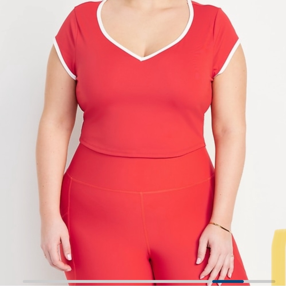 Old Navy NWOT | Powersoft Red & White V-Neck Crop Top | Size Petite XL